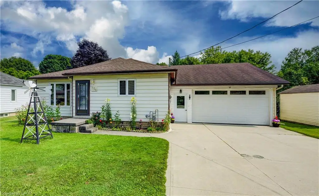 254 Wellington Street W, Mount Forest ON N0G 2L0