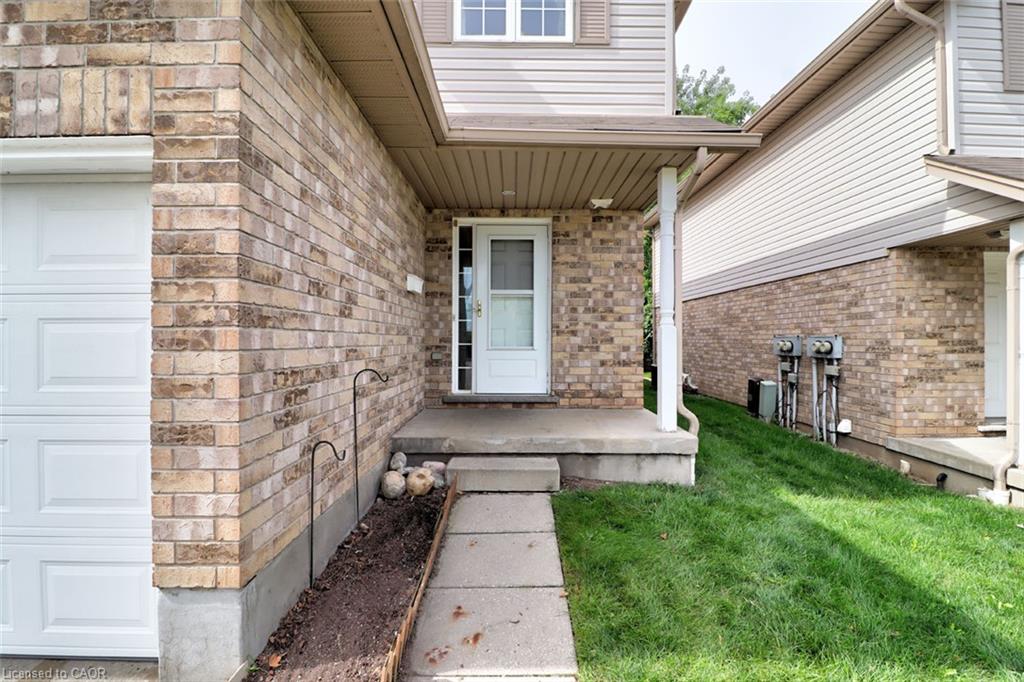 11-10 Fallowfield Drive, Kitchener ON N2C 0A4
