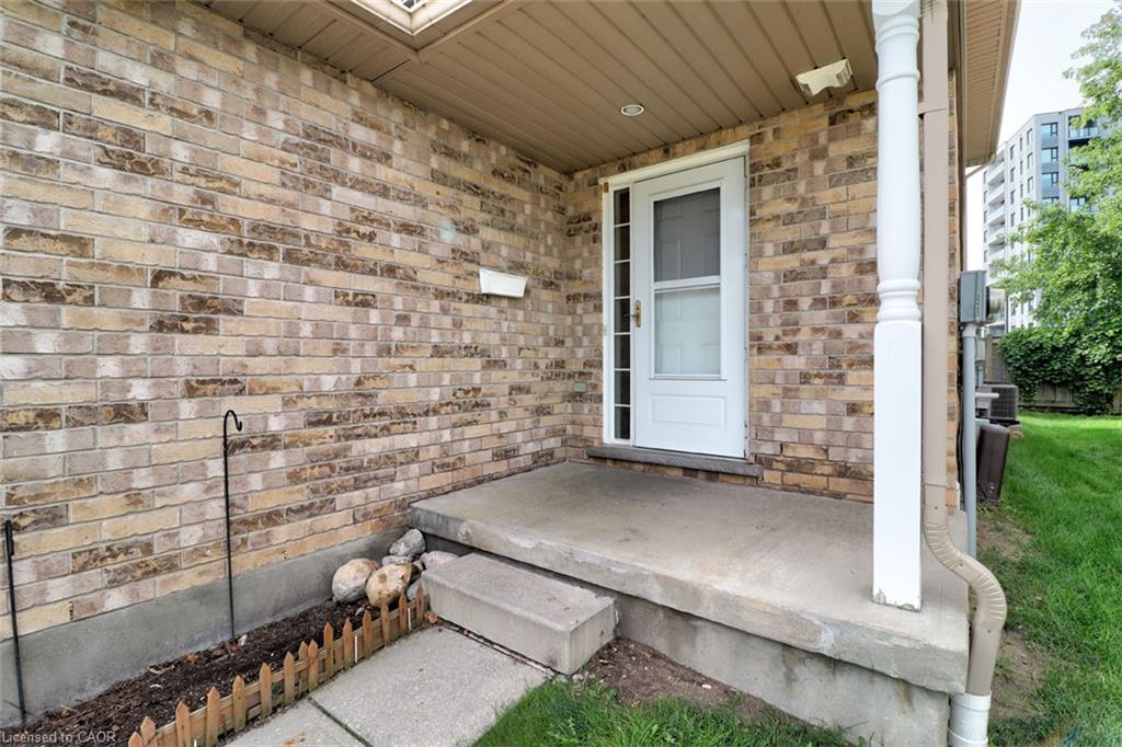 11-10 Fallowfield Drive, Kitchener ON N2C 0A4