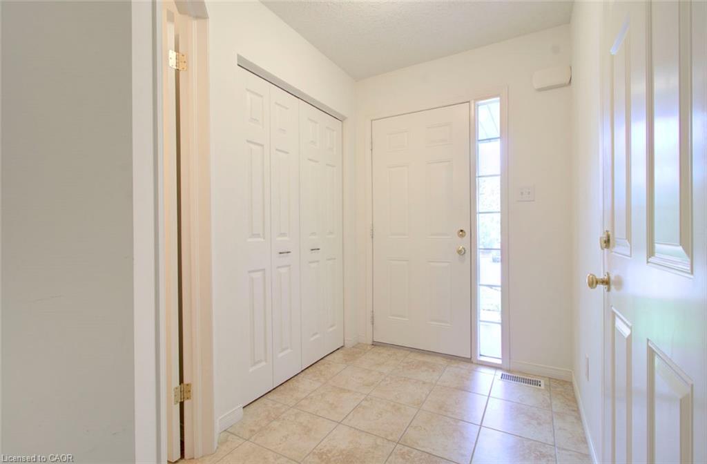 11-10 Fallowfield Drive, Kitchener ON N2C 0A4