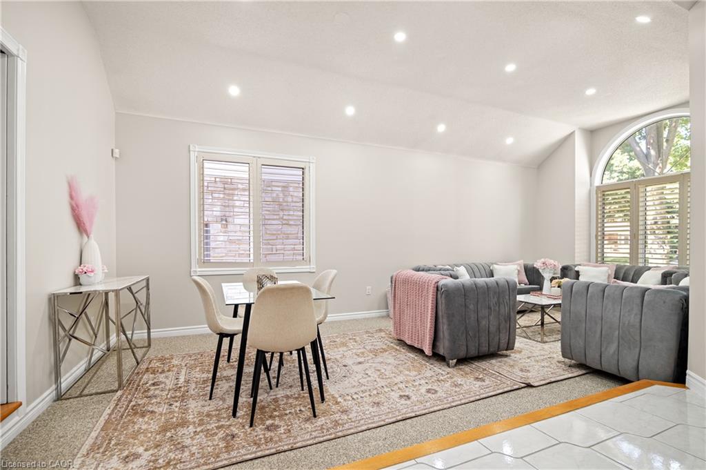 648 Bayhampton Crescent, Waterloo ON N2K 3P1