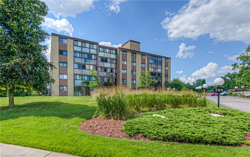 205-380 Champlain Boulevard, Cambridge ON N1R 7J6