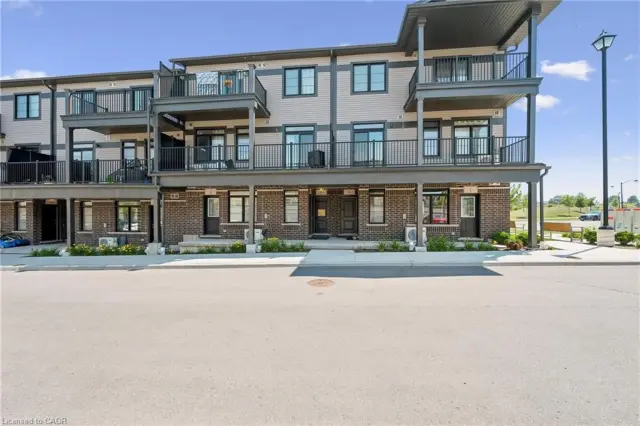 8 Oat Lane, Kitchener ON N2R 0T1