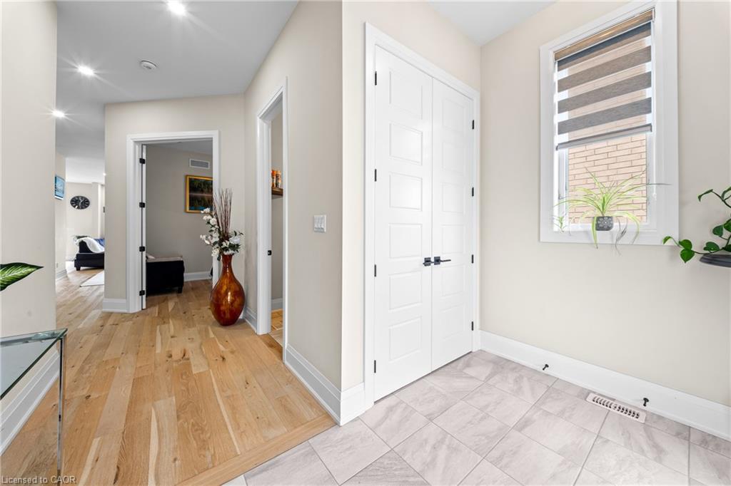 130 Pondcliffe Drive, Kitchener ON N2R 0M4
