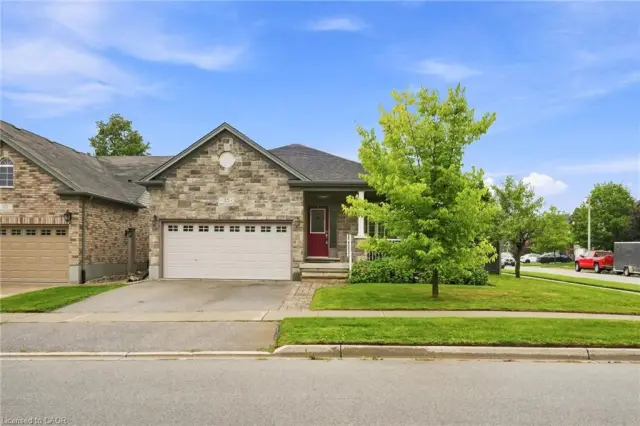 33 Norma Crescent, Guelph ON N1E 7M4