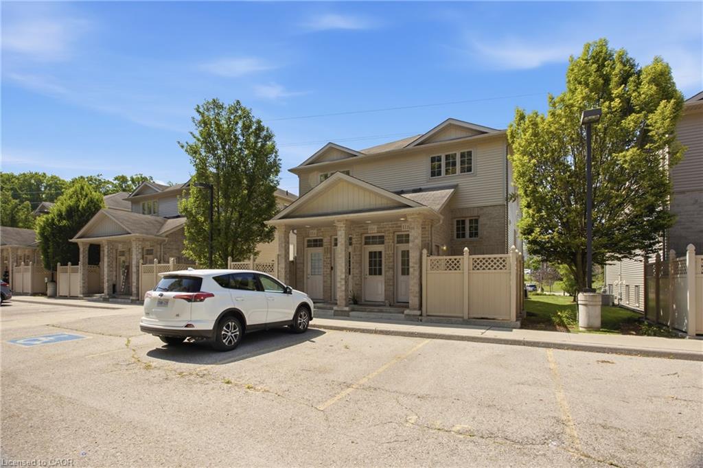 D11-1941 Ottawa Street S, Kitchener ON N2E 0C2