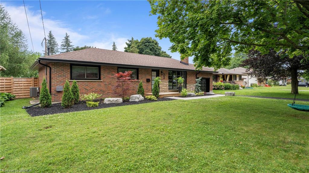 25 Seneca Crescent, Brantford ON N3R 1K3