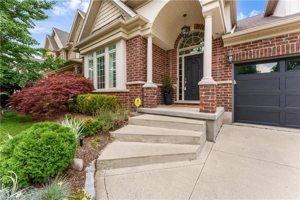 213 Edgewater Crescent, Kitchener ON N2A 4M2