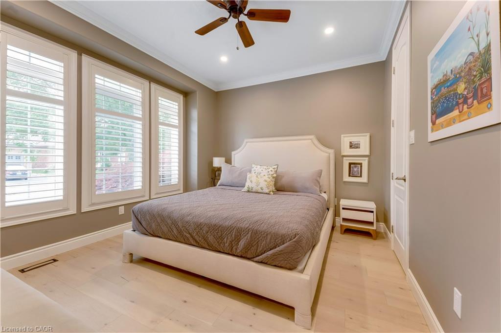 213 Edgewater Crescent, Kitchener ON N2A 4M2