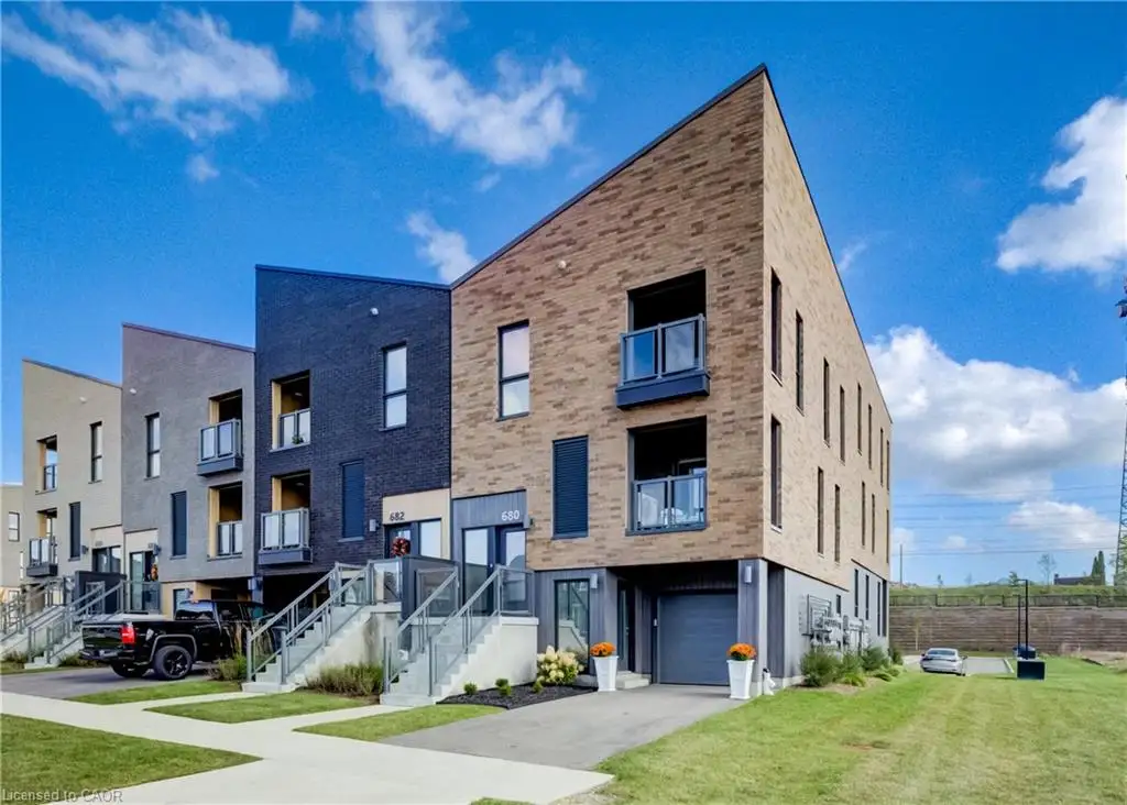 680 Benninger Drive, Kitchener ON N2E 0J4