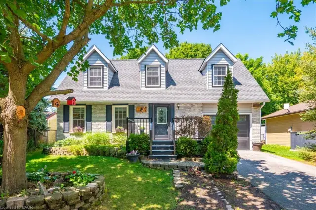 34 Peachtree Crescent, Cambridge ON N1S 4W5