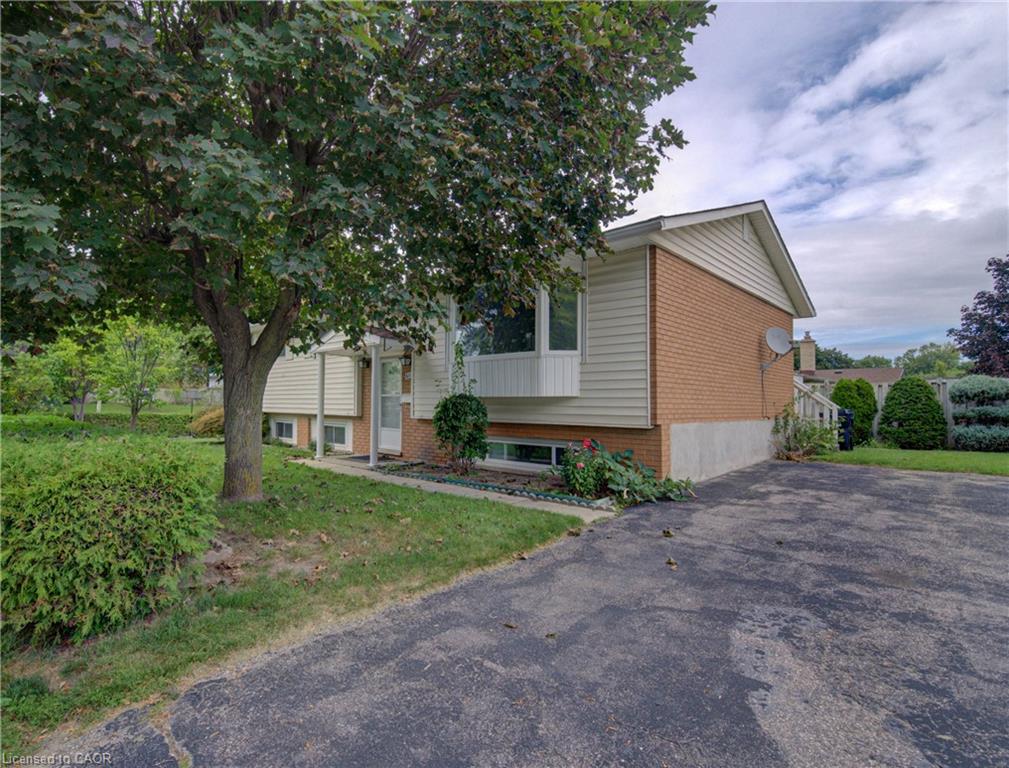 602 Highpoint Avenue, Waterloo ON N2L 4N1
