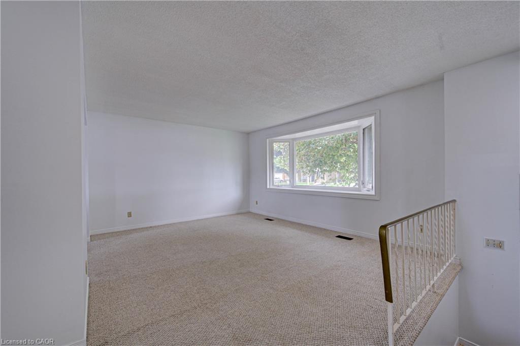 602 Highpoint Avenue, Waterloo ON N2L 4N1