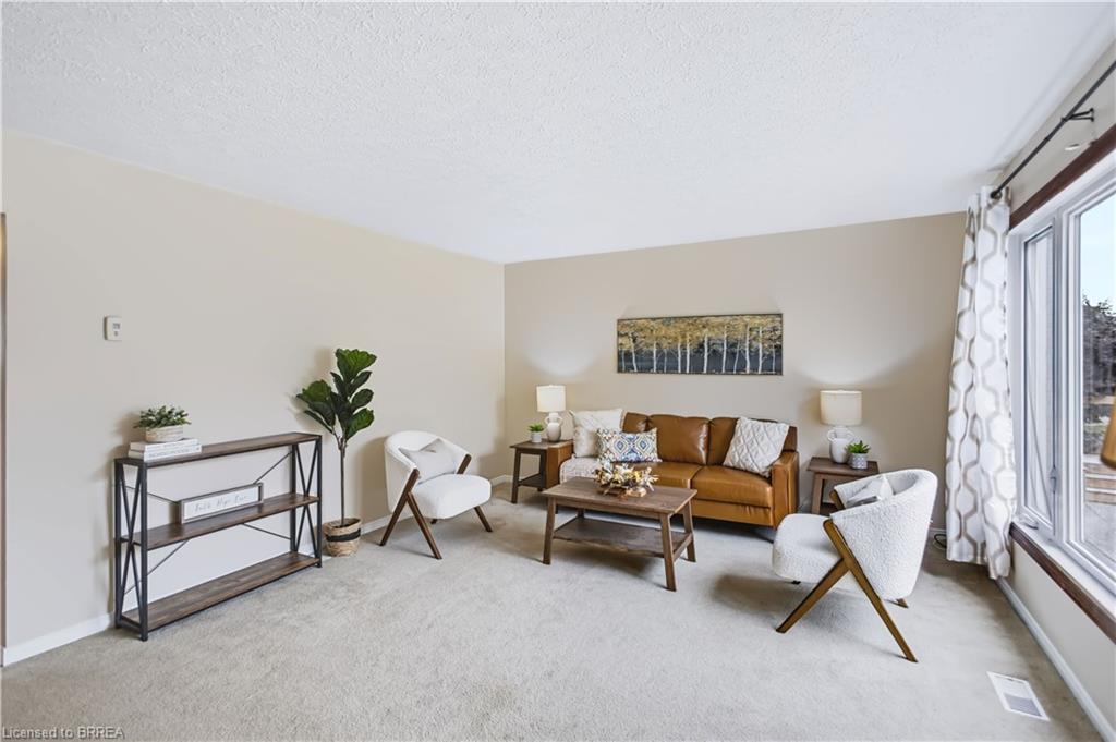 35 Coachwood Road, Brantford ON N3R 3R5