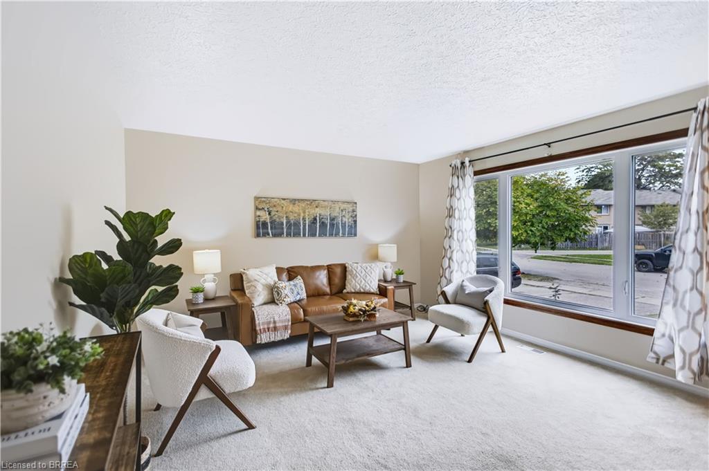 35 Coachwood Road, Brantford ON N3R 3R5