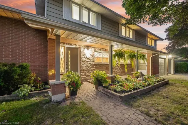 19 Christine Crescent, Kitchener ON N2B 2M2
