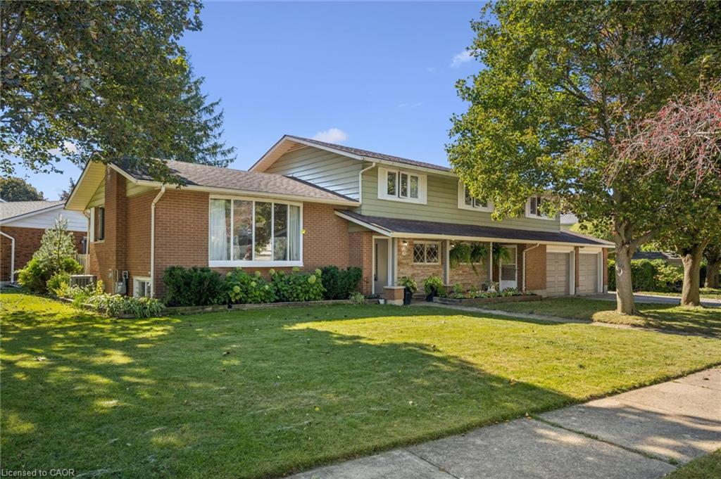 19 Christine Crescent, Kitchener ON N2B 2M2