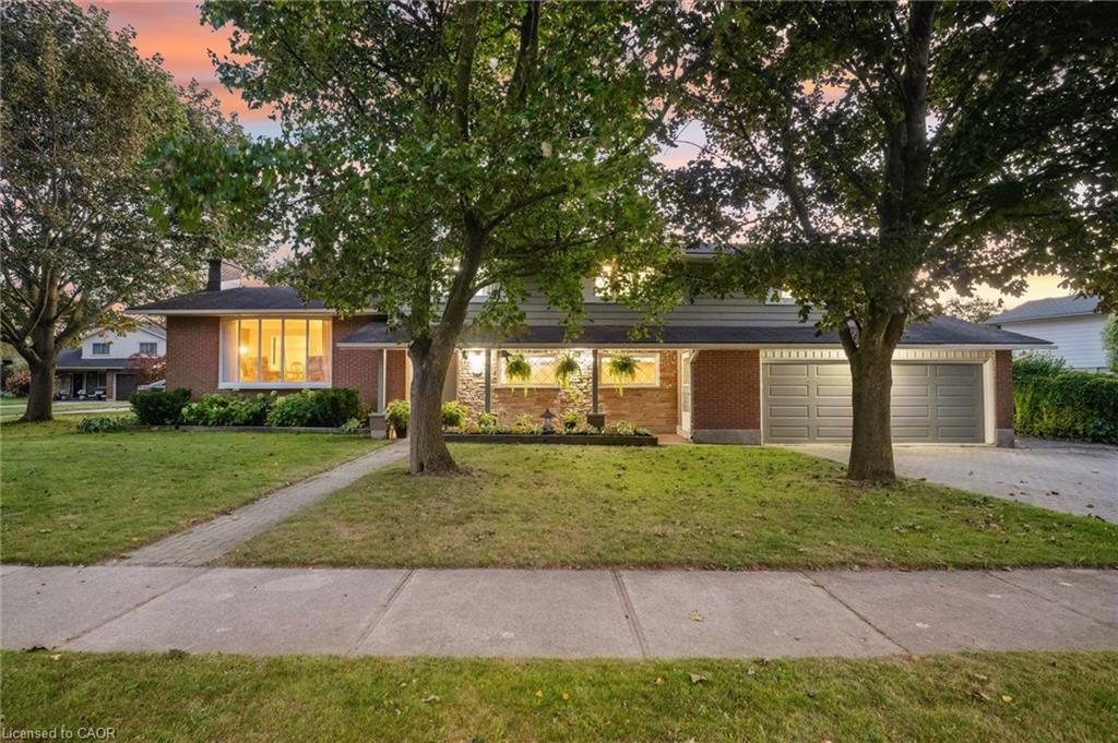 19 Christine Crescent, Kitchener ON N2B 2M2