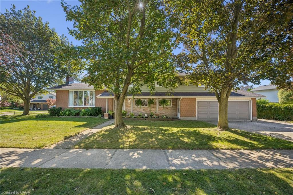 19 Christine Crescent, Kitchener ON N2B 2M2