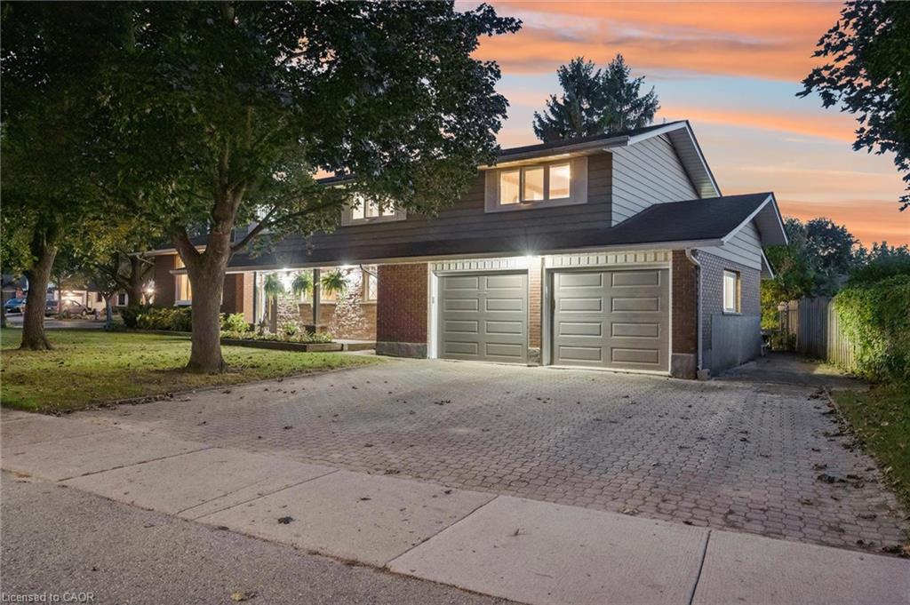 19 Christine Crescent, Kitchener ON N2B 2M2