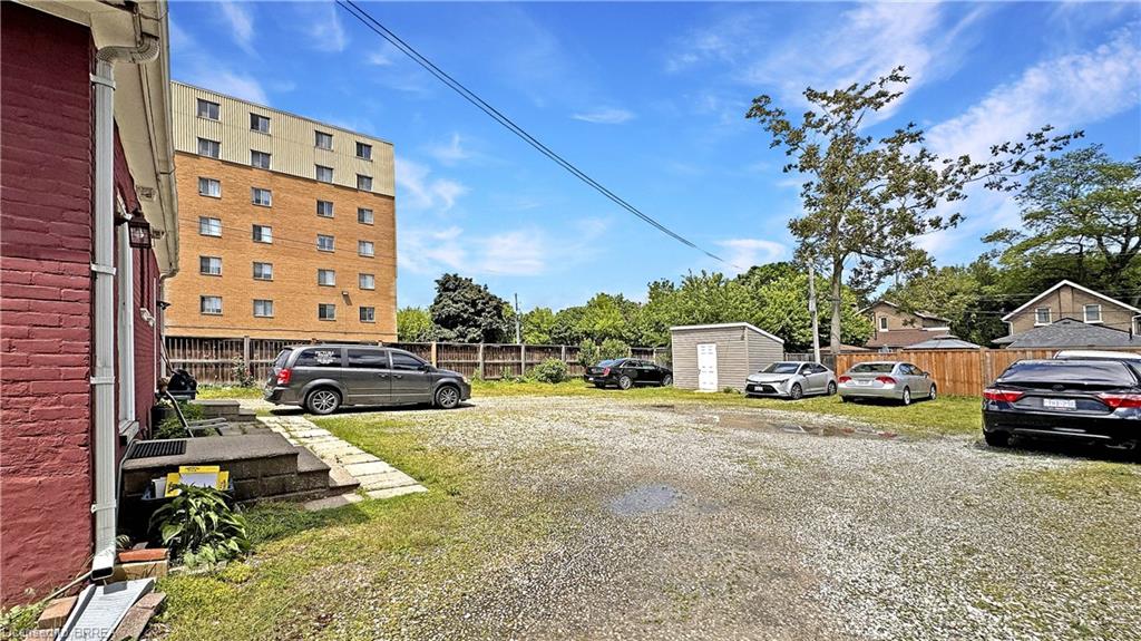 273 Brant Avenue, Brantford ON N3T 3J6