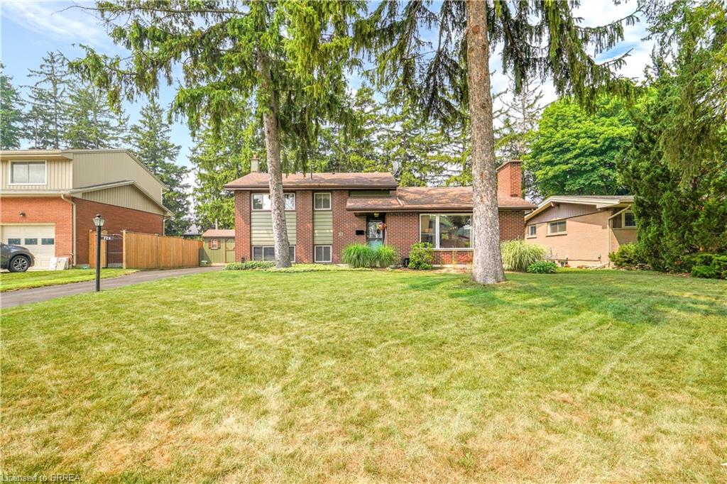 10 Brier Crescent, Brantford ON N3R 3M6