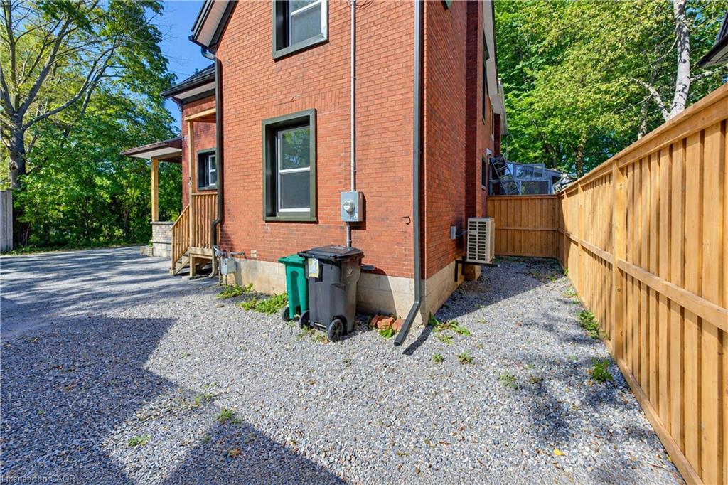 18 Miehm Place, Kitchener ON N2H 2K9