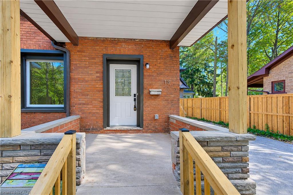 18 Miehm Place, Kitchener ON N2H 2K9