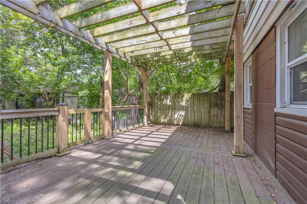 8 Victoria Street, Brantford ON N3S 3J7