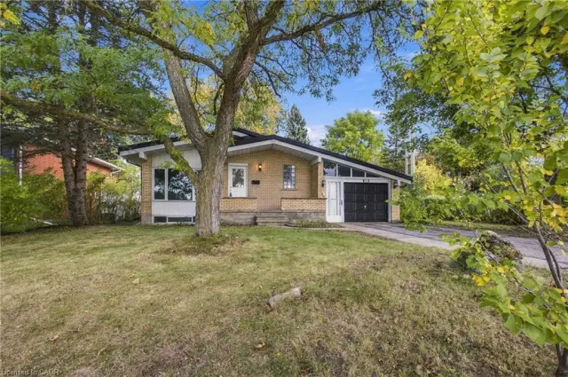 246 Hillcrest Road, Cambridge ON N3H 1B2