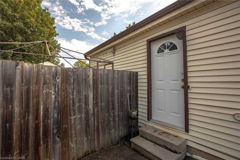 134 Catharine Avenue, Brantford ON N3T 1Y4