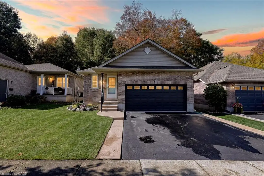 10 Potters Way, Woodstock ON N4S 8Z5