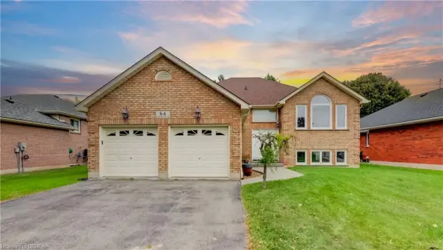 64 Blackfriar Lane, Brantford ON N3R 7L3