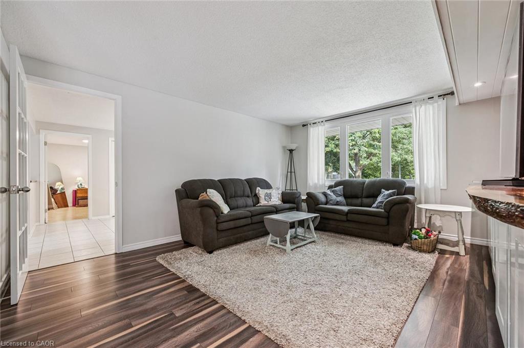8 Berkley Place, Guelph ON N1E 1E6