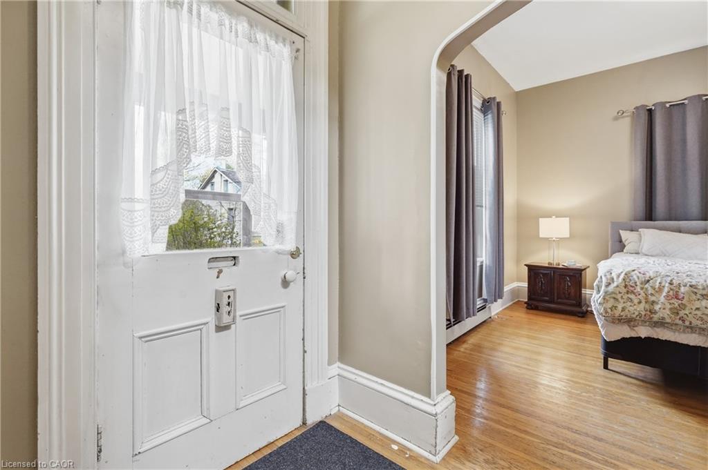 114 Grand Avenue S, Cambridge ON N1S 2M2