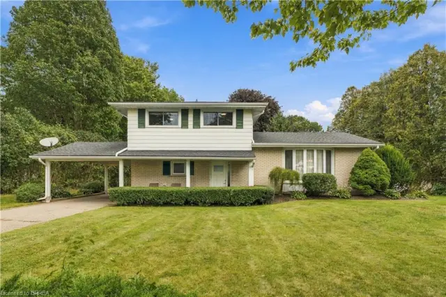 638 Oak Park Road, Brantford ON N3T 5L8