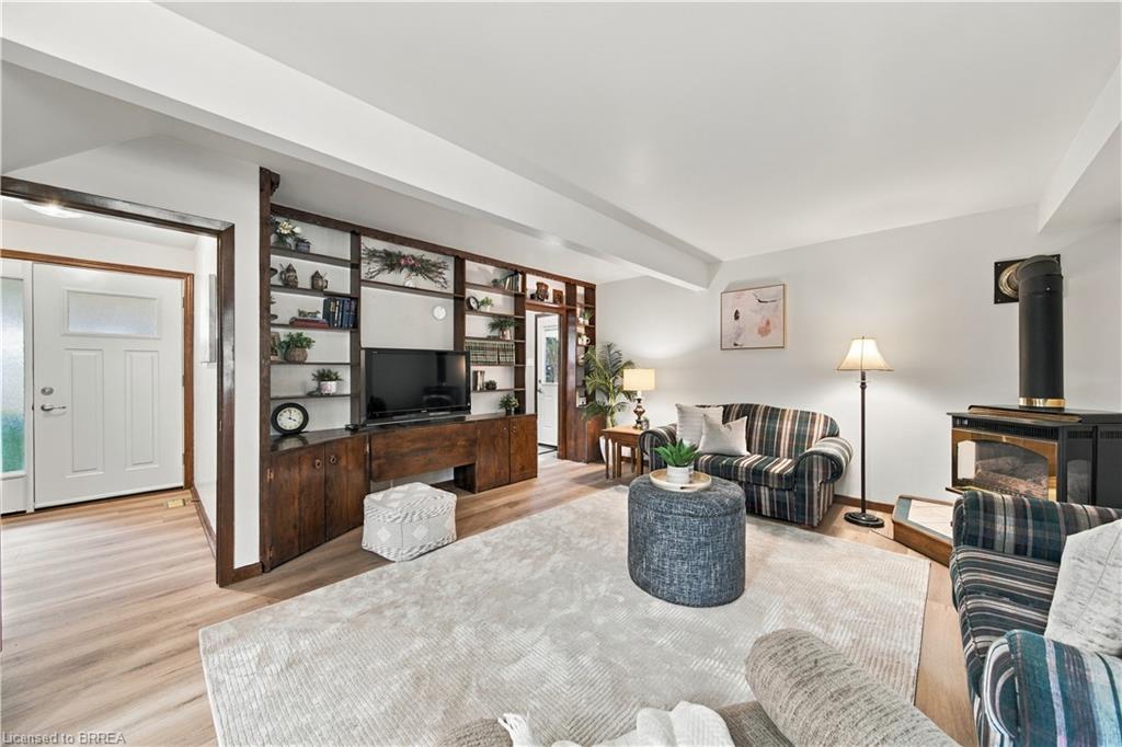 638 Oak Park Road, Brantford ON N3T 5L8