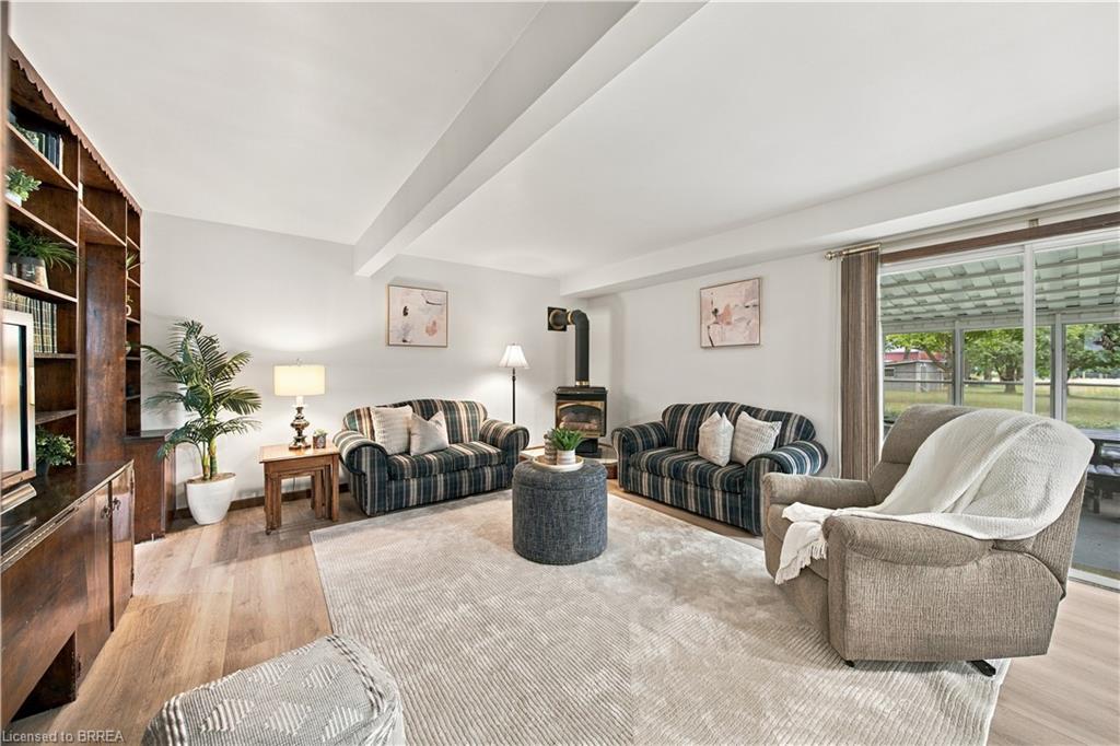 638 Oak Park Road, Brantford ON N3T 5L8