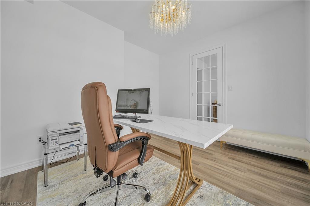 136 Harpin Way E, Fergus ON N1M 0G9