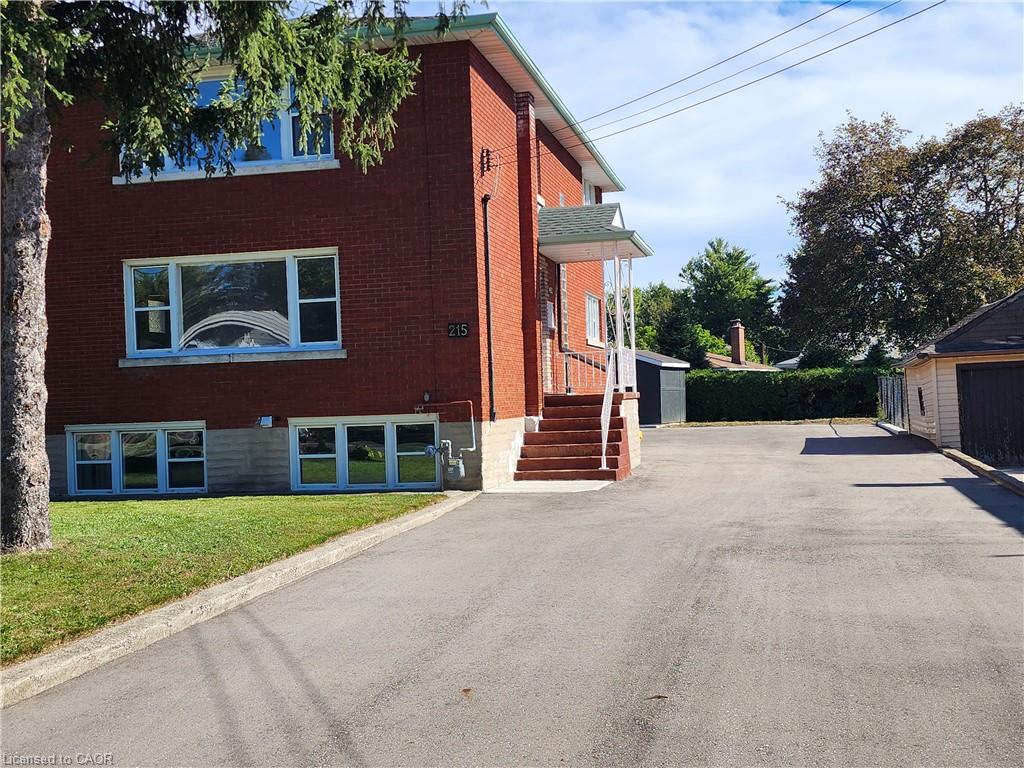 215 Belleview Avenue, Kitchener ON N2B 1G6
