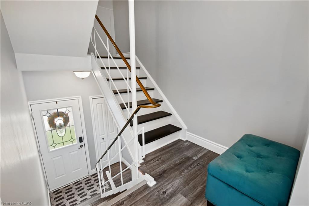 9 Greenbrook Drive, Kitchener ON N2M 4J5