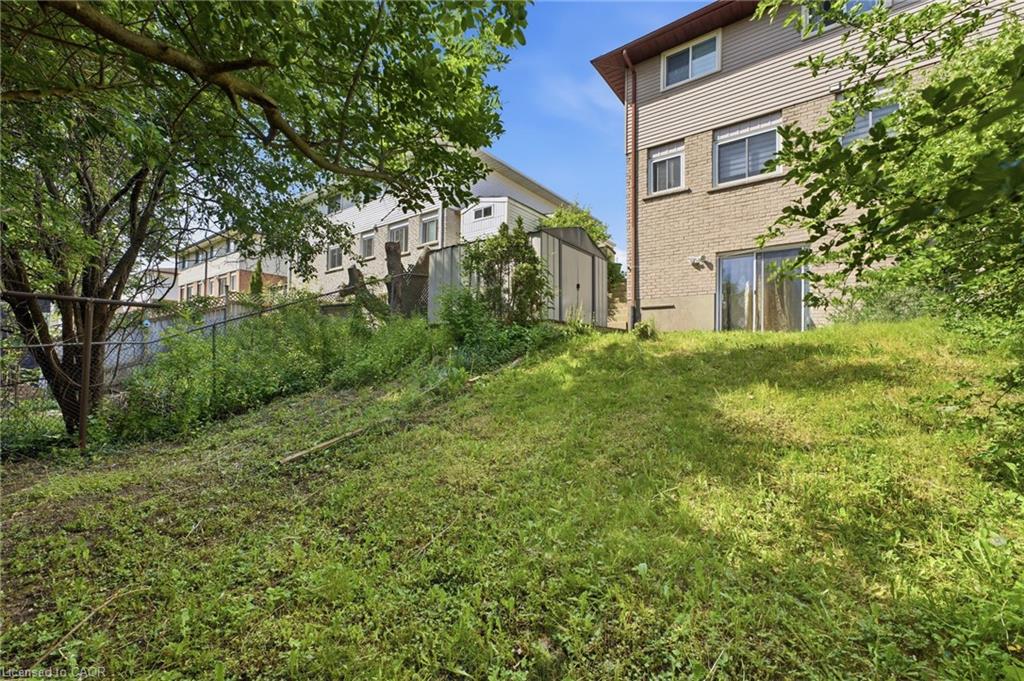 126 Dinison Crescent, Kitchener ON N2E 2V2
