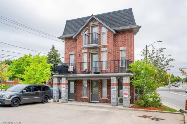 A-489 East Avenue, Kitchener ON N2H 1Z7