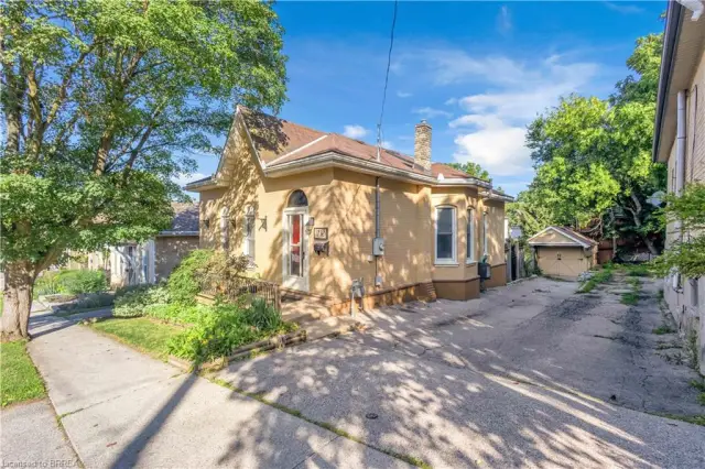 17 Scarfe Avenue, Brantford ON N3T 3P6