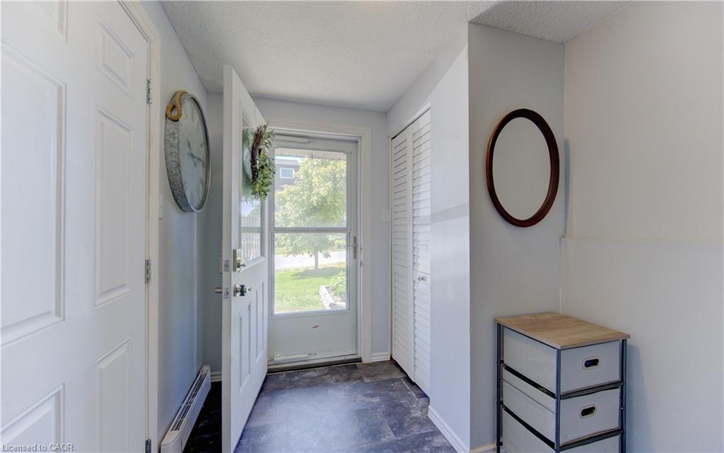1-80 Old Country Drive, Kitchener ON N2E 2E5