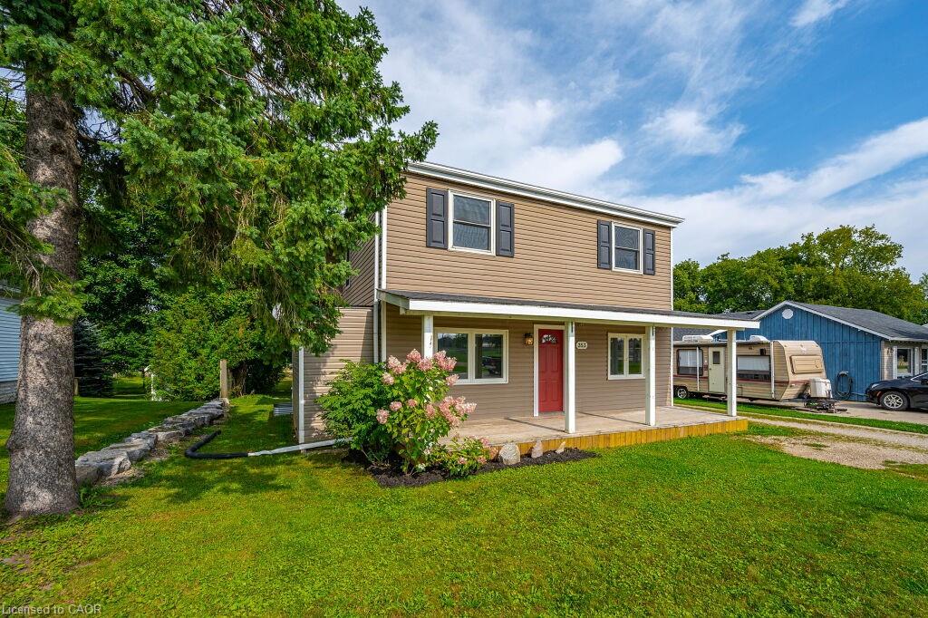 353 Wellington Street E, Mount Forest ON N0G 2L2