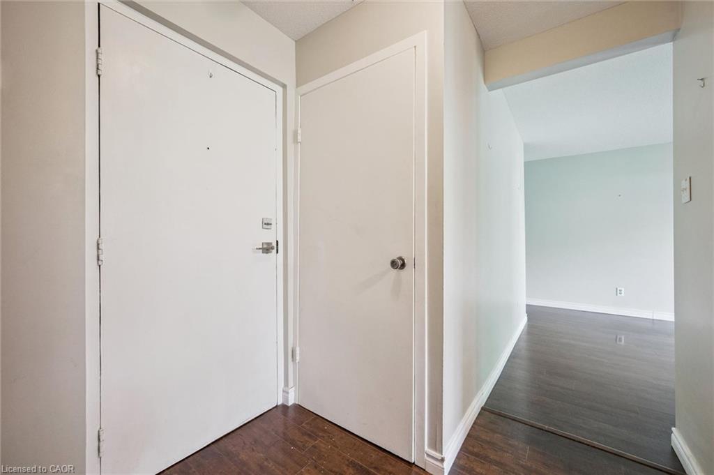 30-30 Flamingo Drive, Elmira ON N3B 1V5