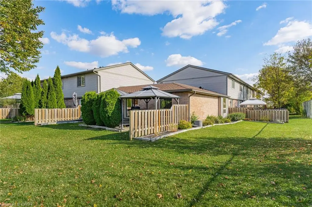 4-700 Erinbrook Drive, Kitchener ON N2E 2S7