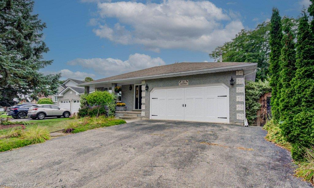 27 Olivetree Road, Brantford ON N3R 5E9