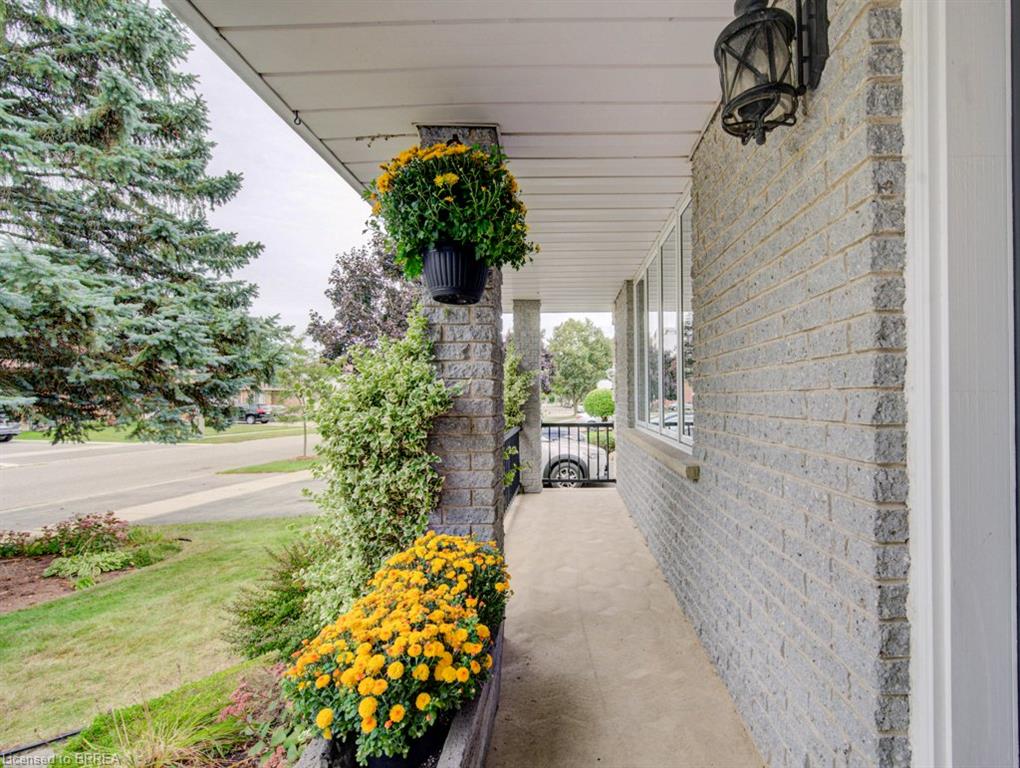 27 Olivetree Road, Brantford ON N3R 5E9